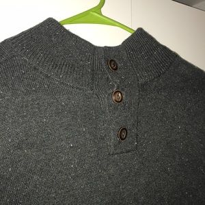 Turtle neck gap gator eye sweater